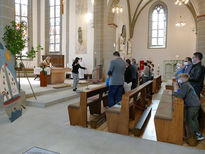 Familiengottesdienst mit den Kommunionkindern (Foto: Karl-Franz Thiede)